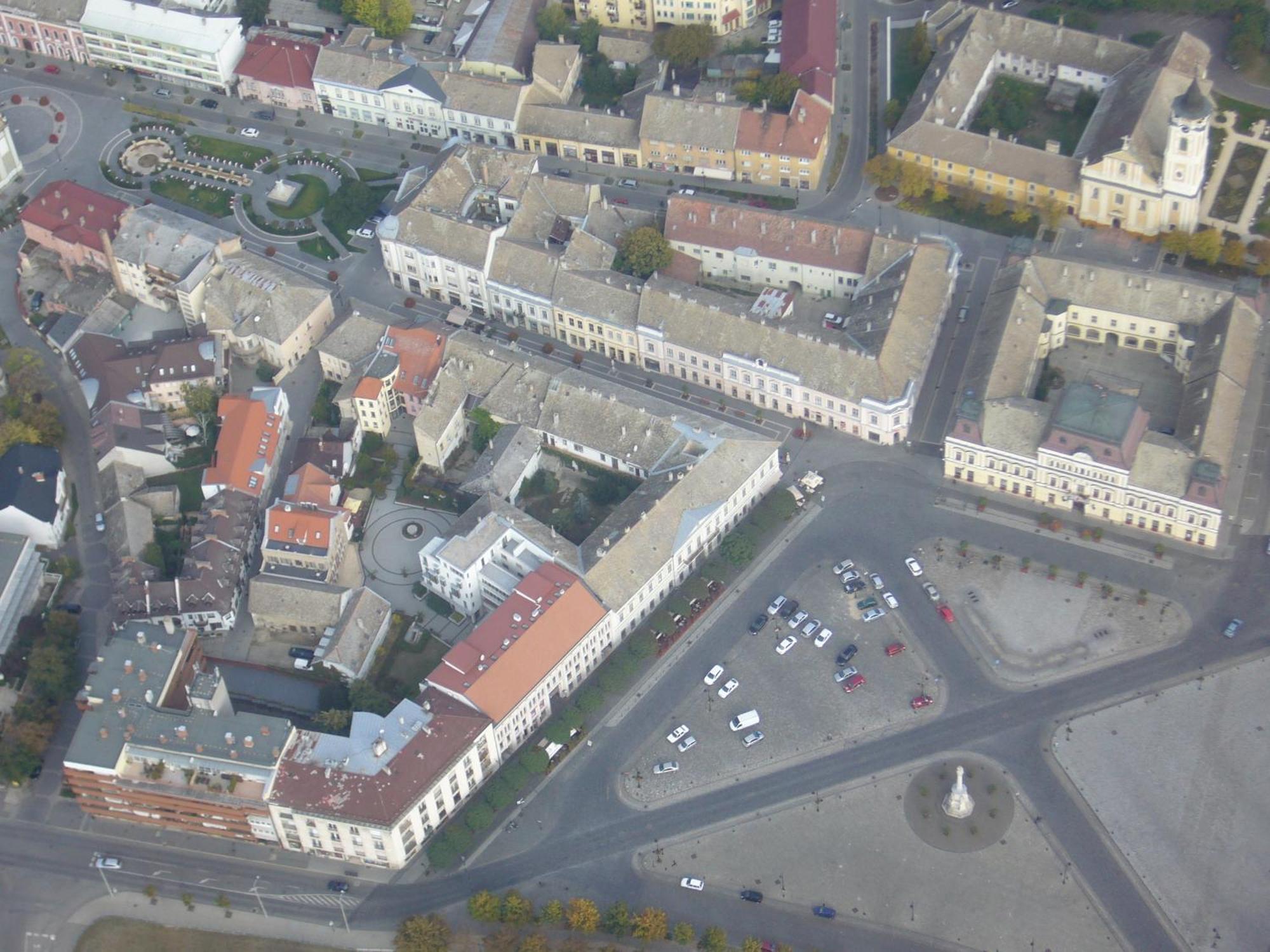 Foter Panzio Hotel Baja Bagian luar foto